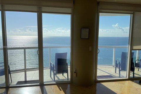 Condo in Miami Beach, Florida, 2 bedrooms  № 1309530 - photo 11