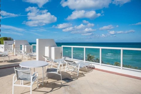 Copropriété à vendre à Miami Beach, Floride: 2 chambres, 129.32 m2 № 1309530 - photo 5