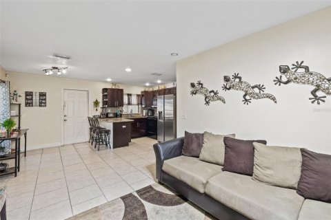 Casa en venta en Tampa, Florida, 3 dormitorios, 93.46 m2 № 1339254 - foto 11