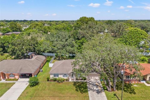 House in Spring Hill, Florida 3 bedrooms, 188.31 sq.m. № 1339283 - photo 2