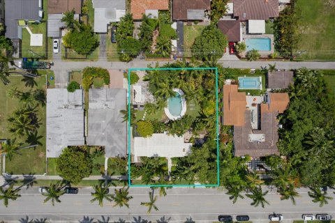 House in Hollywood, Florida 4 bedrooms, 236.99 sq.m. № 1210363 - photo 4