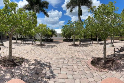 Propiedad comercial en venta en Parkland, Florida № 1210263 - foto 11