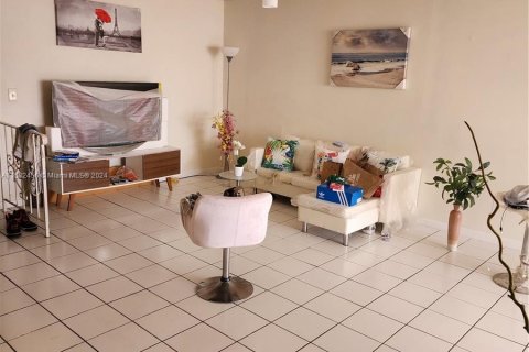 Condo in Lauderhill, Florida, 1 bedroom  № 1170852 - photo 14