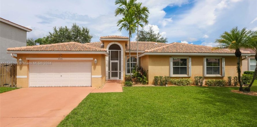 House in Coconut Creek, Florida 4 bedrooms, 257.15 sq.m. № 1328377