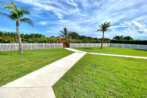 House in Hutchinson Island South, Florida 4 bedrooms, 393.07 sq.m. № 763057 - photo 28