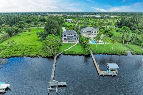 Villa ou maison à vendre à Punta Gorda, Floride: 4 chambres, 360.27 m2 № 1350463 - photo 7