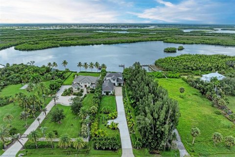 Villa ou maison à vendre à Punta Gorda, Floride: 4 chambres, 360.27 m2 № 1350463 - photo 2