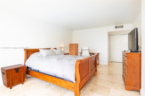 Condo in Miami, Florida, 2 bedrooms  № 1332993 - photo 23