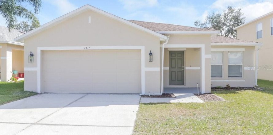 House in Mulberry, Florida 3 bedrooms, 175.59 sq.m. № 1357363