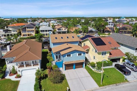 Villa ou maison à vendre à New Port Richey, Floride: 5 chambres, 331.66 m2 № 1374044 - photo 1