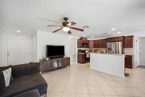 House in Kissimmee, Florida 3 bedrooms, 130.53 sq.m. № 1373893 - photo 6