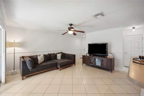 House in Kissimmee, Florida 3 bedrooms, 130.53 sq.m. № 1373893 - photo 4