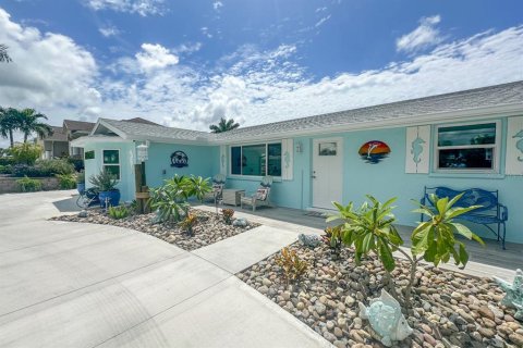 Villa ou maison à louer à Englewood, Floride: 4 chambres, 146.69 m2 № 1357554 - photo 5