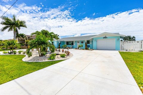 Villa ou maison à louer à Englewood, Floride: 4 chambres, 146.69 m2 № 1357554 - photo 25