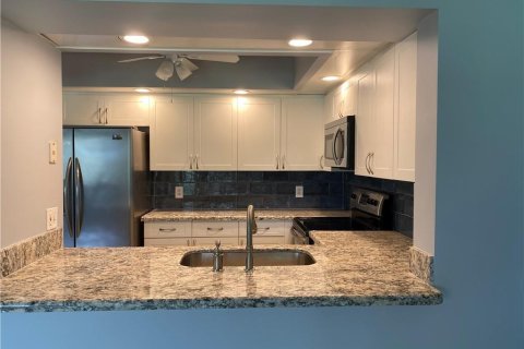 Condo in Pembroke Pines, Florida, 1 bedroom  № 1119924 - photo 16