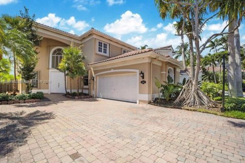 Casa en venta en Sunny Isles Beach, Florida, 4 dormitorios, 233.09 m2 № 1135620 - foto 15