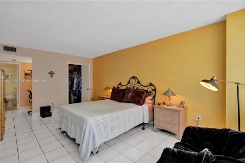 Condo in Aventura, Florida, 2 bedrooms  № 1135575 - photo 5