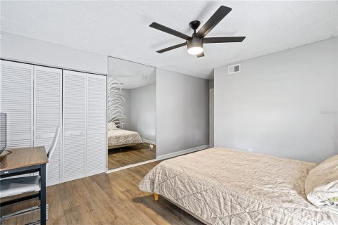 Condo in Orlando, Florida, 2 bedrooms  № 1343625 - photo 11