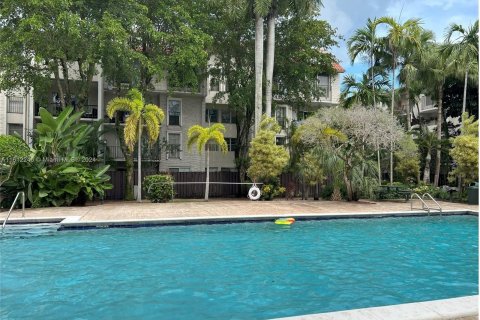 Copropriété à vendre à Pinecrest, Floride: 3 chambres, 124.12 m2 № 1234369 - photo 12