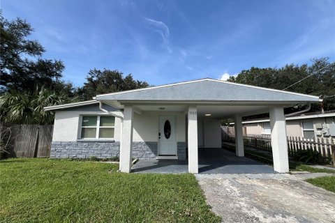 Casa en venta en Tampa, Florida, 3 dormitorios, 120.59 m2 № 1387581 - foto 1