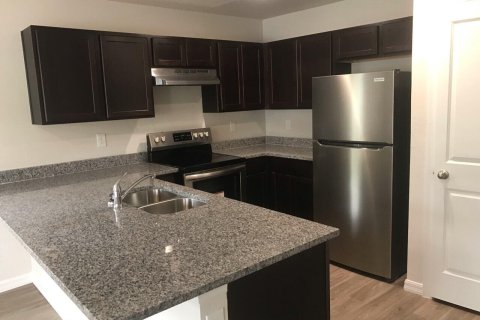 Apartamento en alquiler en Jacksonville, Florida, 2 dormitorios, 381.27 m2 № 885721 - foto 2