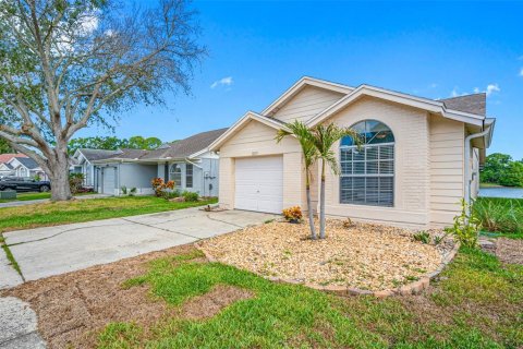 Villa ou maison à vendre à Tampa, Floride: 3 chambres, 123.65 m2 № 1344070 - photo 2