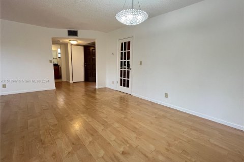 Condominio en venta en Coconut Creek, Florida, 2 dormitorios, 91.23 m2 № 965751 - foto 12