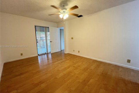 Condominio en venta en Coconut Creek, Florida, 2 dormitorios, 91.23 m2 № 965751 - foto 19