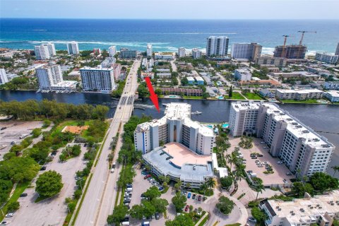 Copropriété à vendre à Pompano Beach, Floride: 2 chambres, 132.85 m2 № 1081551 - photo 3