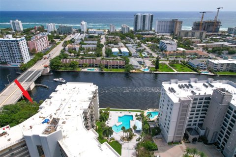 Copropriété à vendre à Pompano Beach, Floride: 2 chambres, 132.85 m2 № 1081551 - photo 1