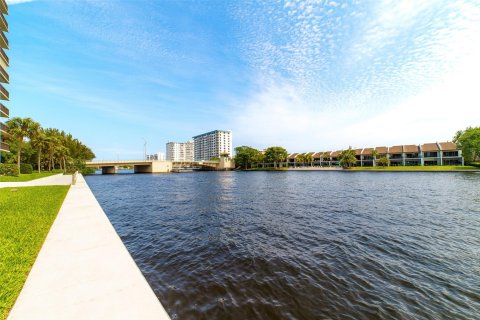 Copropriété à vendre à Pompano Beach, Floride: 2 chambres, 132.85 m2 № 1081551 - photo 8