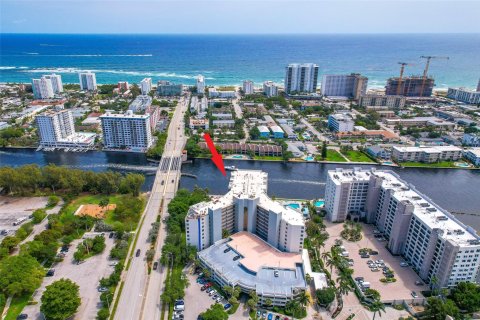 Copropriété à vendre à Pompano Beach, Floride: 2 chambres, 132.85 m2 № 1081551 - photo 6