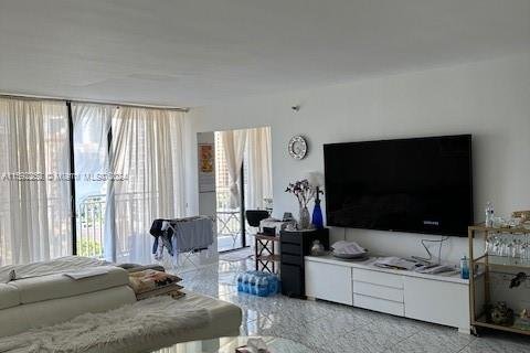 Condo in Sunny Isles Beach, Florida, 2 bedrooms  № 1185044 - photo 6