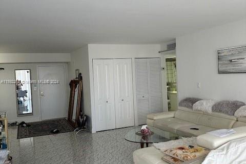 Condo in Sunny Isles Beach, Florida, 2 bedrooms  № 1185044 - photo 7