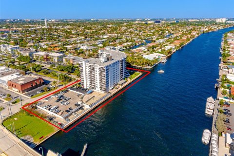 Condo in Fort Lauderdale, Florida, 1 bedroom  № 1177475 - photo 1