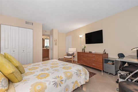 Condominio en venta en Fort Lauderdale, Florida, 1 dormitorio, 89.93 m2 № 1177475 - foto 23