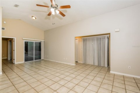 Casa en alquiler en Deltona, Florida, 3 dormitorios, 125.7 m2 № 1378183 - foto 5