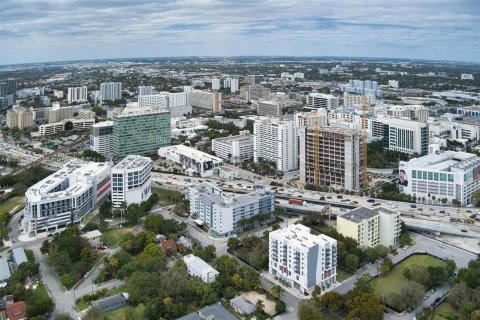 Propiedad comercial en venta en Miami, Florida № 1007147 - foto 6