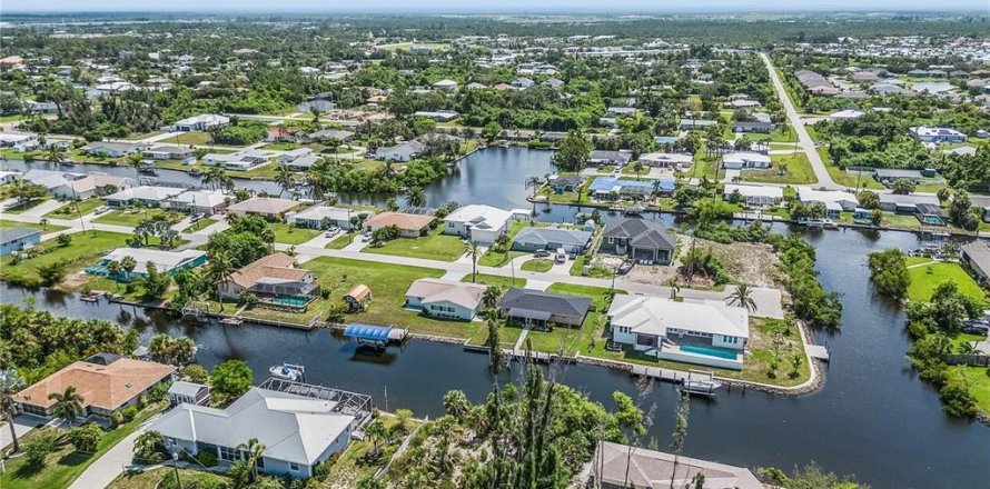 Terreno en Punta Gorda, Florida № 1108147