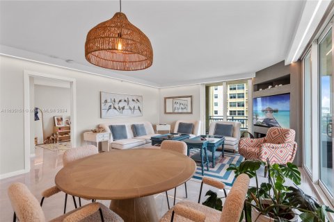 Copropriété à vendre à Miami Beach, Floride: 2 chambres, 104.98 m2 № 1304887 - photo 6