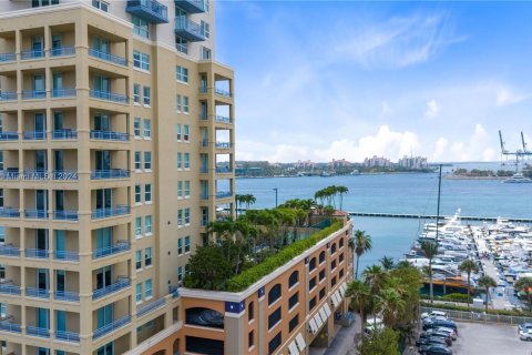 Condominio en venta en Miami Beach, Florida, 2 dormitorios, 104.98 m2 № 1304887 - foto 1