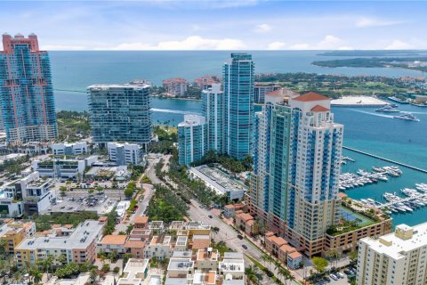 Condo in Miami Beach, Florida, 2 bedrooms  № 1304887 - photo 30