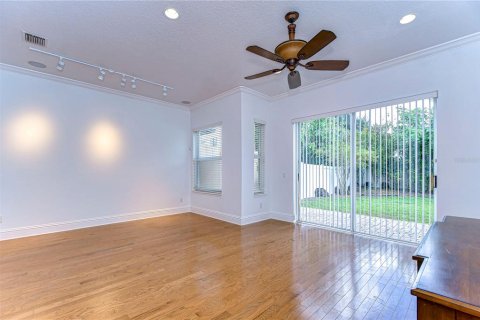 Adosado en venta en Tampa, Florida, 3 dormitorios, 178.19 m2 № 1400592 - foto 13