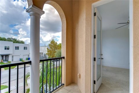 Adosado en venta en Tampa, Florida, 3 dormitorios, 178.19 m2 № 1400592 - foto 18