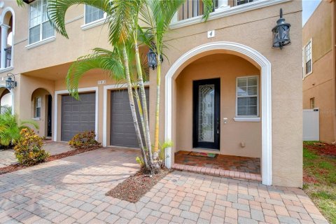 Adosado en venta en Tampa, Florida, 3 dormitorios, 178.19 m2 № 1400592 - foto 3