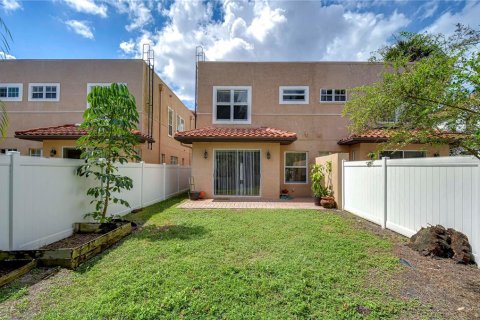 Adosado en venta en Tampa, Florida, 3 dormitorios, 178.19 m2 № 1400592 - foto 27