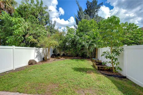 Adosado en venta en Tampa, Florida, 3 dormitorios, 178.19 m2 № 1400592 - foto 4