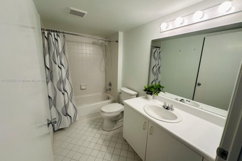 Condominio en venta en Pembroke Pines, Florida, 2 dormitorios, 112.13 m2 № 1000579 - foto 13
