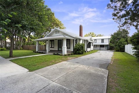 House in Dade City, Florida 4 bedrooms, 195.28 sq.m. № 1374594 - photo 2