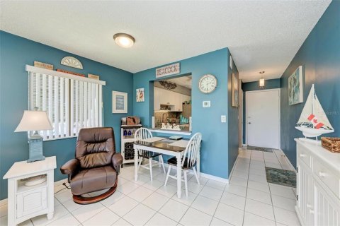 Condominio en alquiler en Sarasota, Florida, 1 dormitorio, 62.8 m2 № 1387254 - foto 8